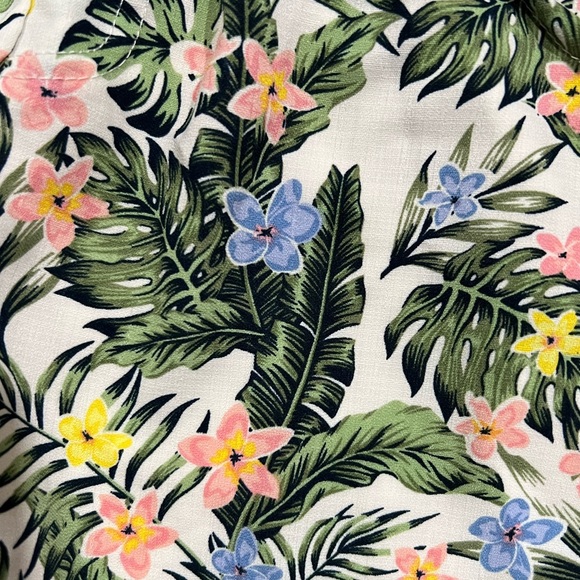 5/$7 💰Girls Tropical Floral Print Shorts - Picture 9 of 9